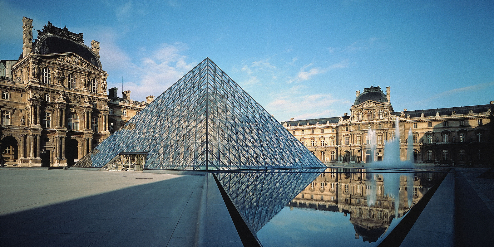 Khám phá bảo tàng Louvre nổi tiếng nhất thế giới tại Pháp