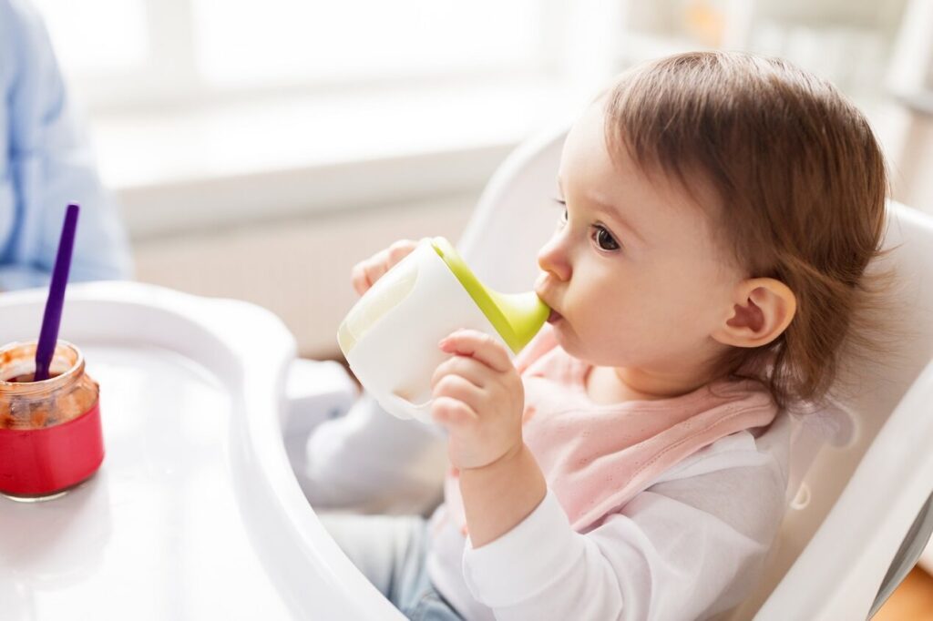 Cho trẻ uống quá nhiều sữa chưa hẳn đã tốt