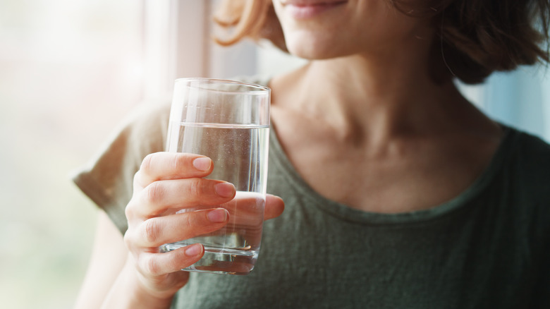 Một cốc nước ấm mỗi sáng có tác dụng hiệu quả cho quá trình giảm cân của bạn