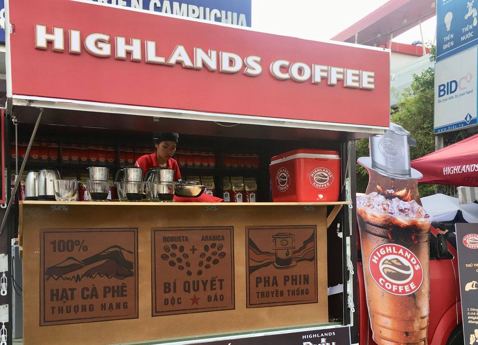 Mô hình kinh doanh xe cà phên của Highland